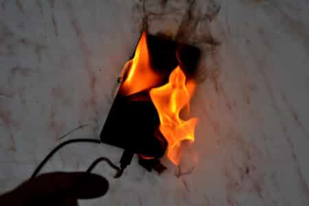 VEEKTOMX Power Bank Lawsuit